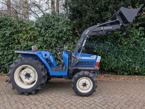 iseki ta250 voorlader