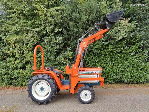 kubota b1702