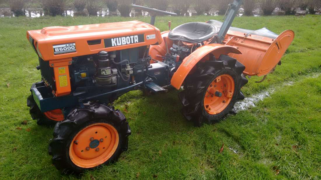 Kubota B6000